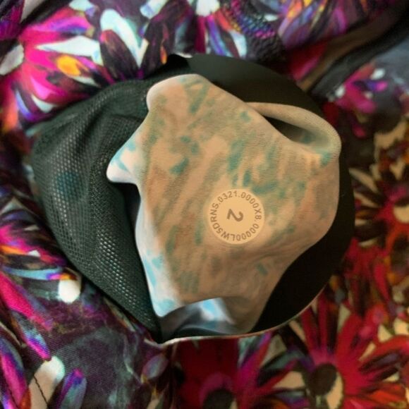 NWT Lululemon Base Pace HR Tight 25" floral Size 2 - Picture 3 of 4